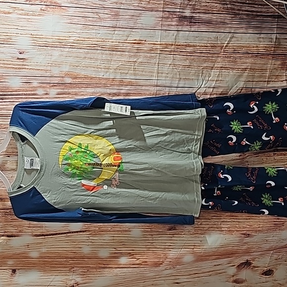 Pajamas Set - Picture 1 of 4